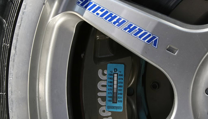 Наклейка для отображения температуры суппортов - brakes-sticker.jpg