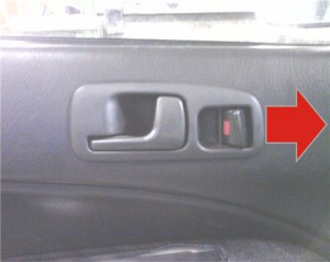 Как снять обшивку двери на Хонда Цивик ? - honda-civic-ej-door-02.jpg