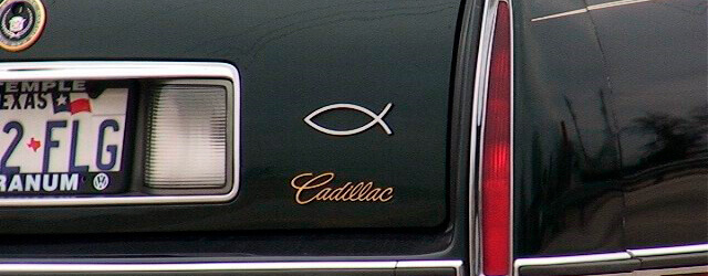 Что означает наклейка рыбка на автомобиле ? - car-fish.jpg
